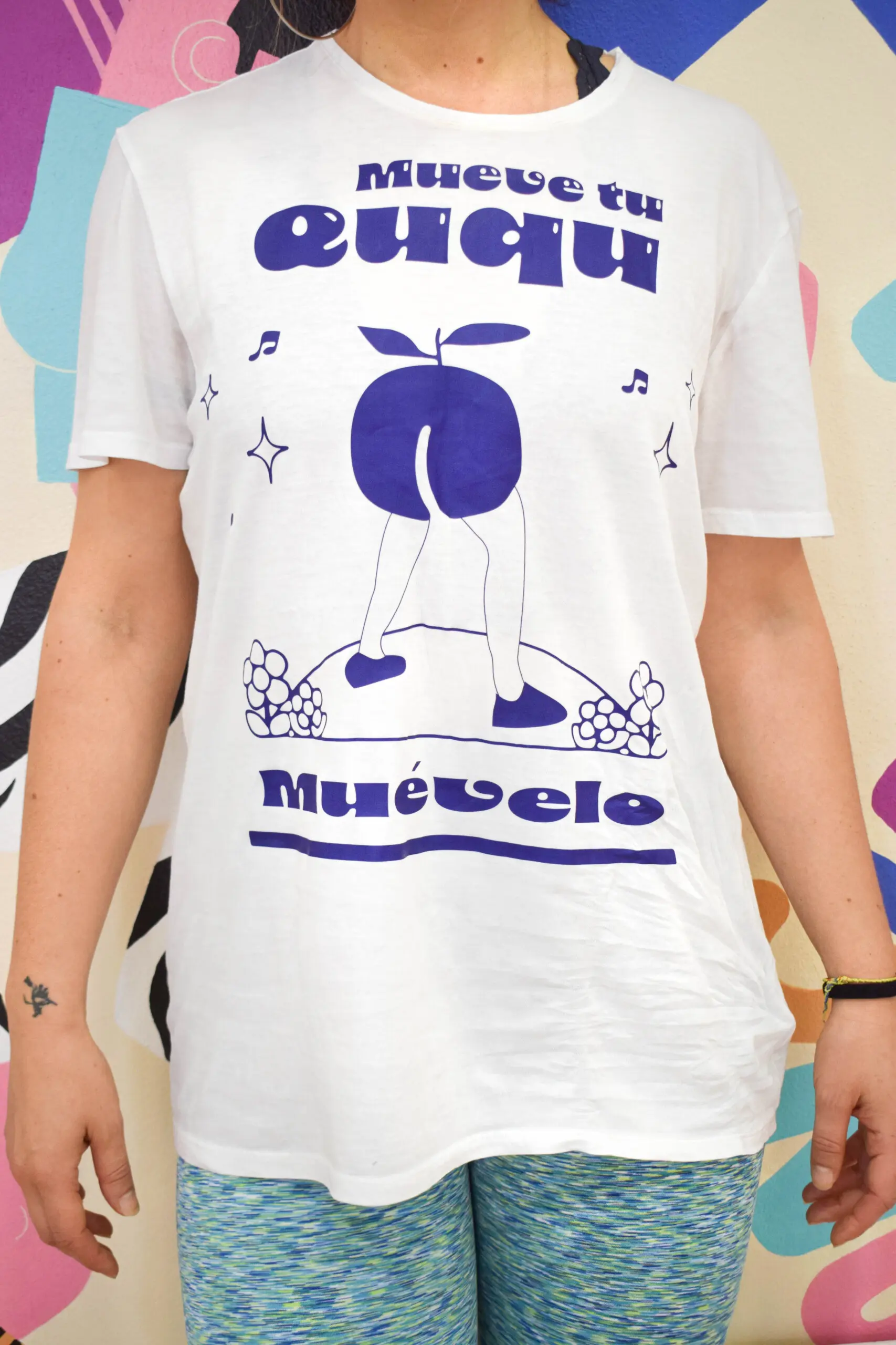 QUQU - - CA1 1camiseta mueve tu ququ larga blanca scaled