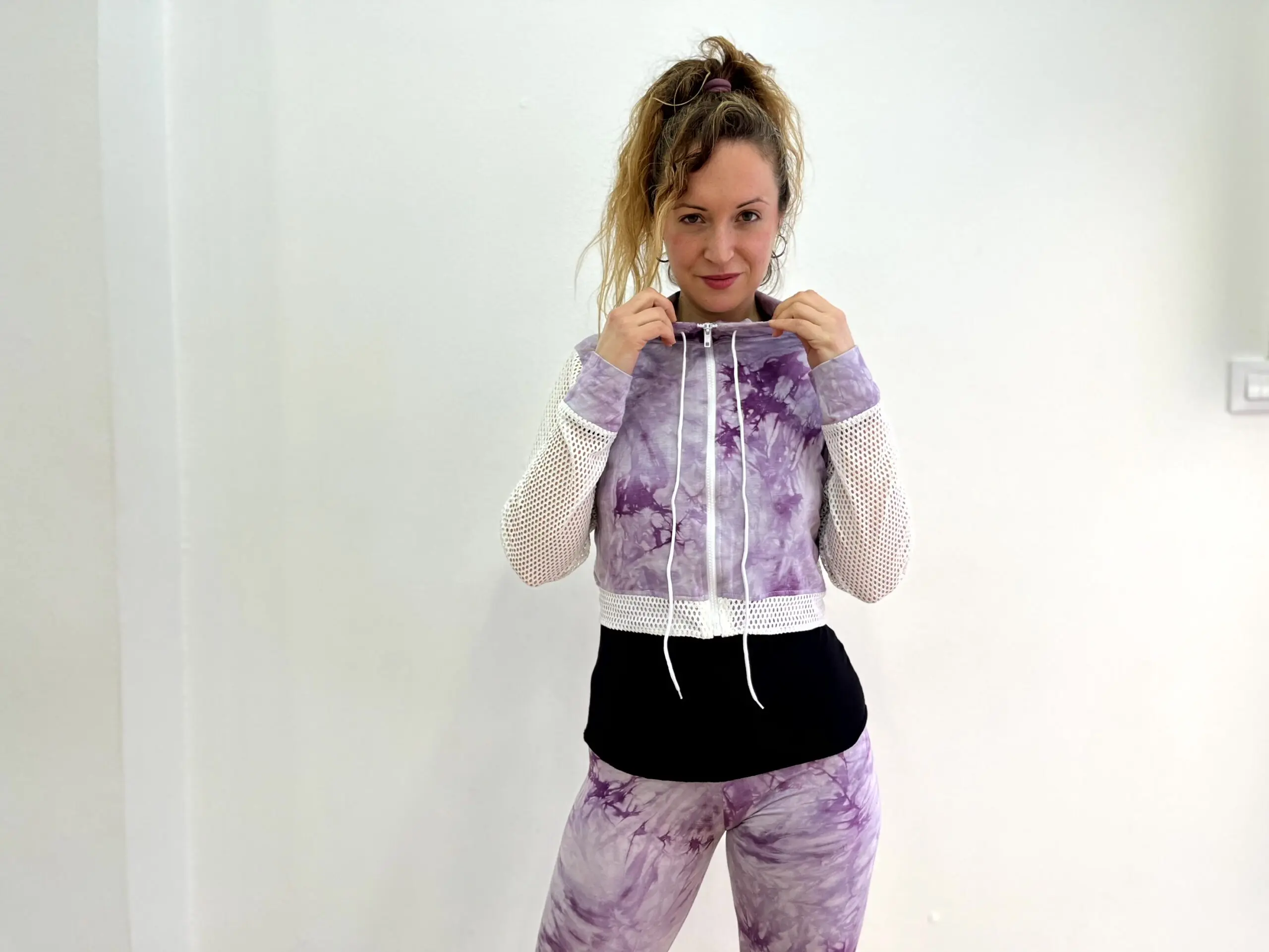 QUQU - Conjunto sudadera red y mallas largas combinación tie dye LILA - CJ1 1.1Conjunto sudadera red y mallas largas combinacion tie dye LILA scaled