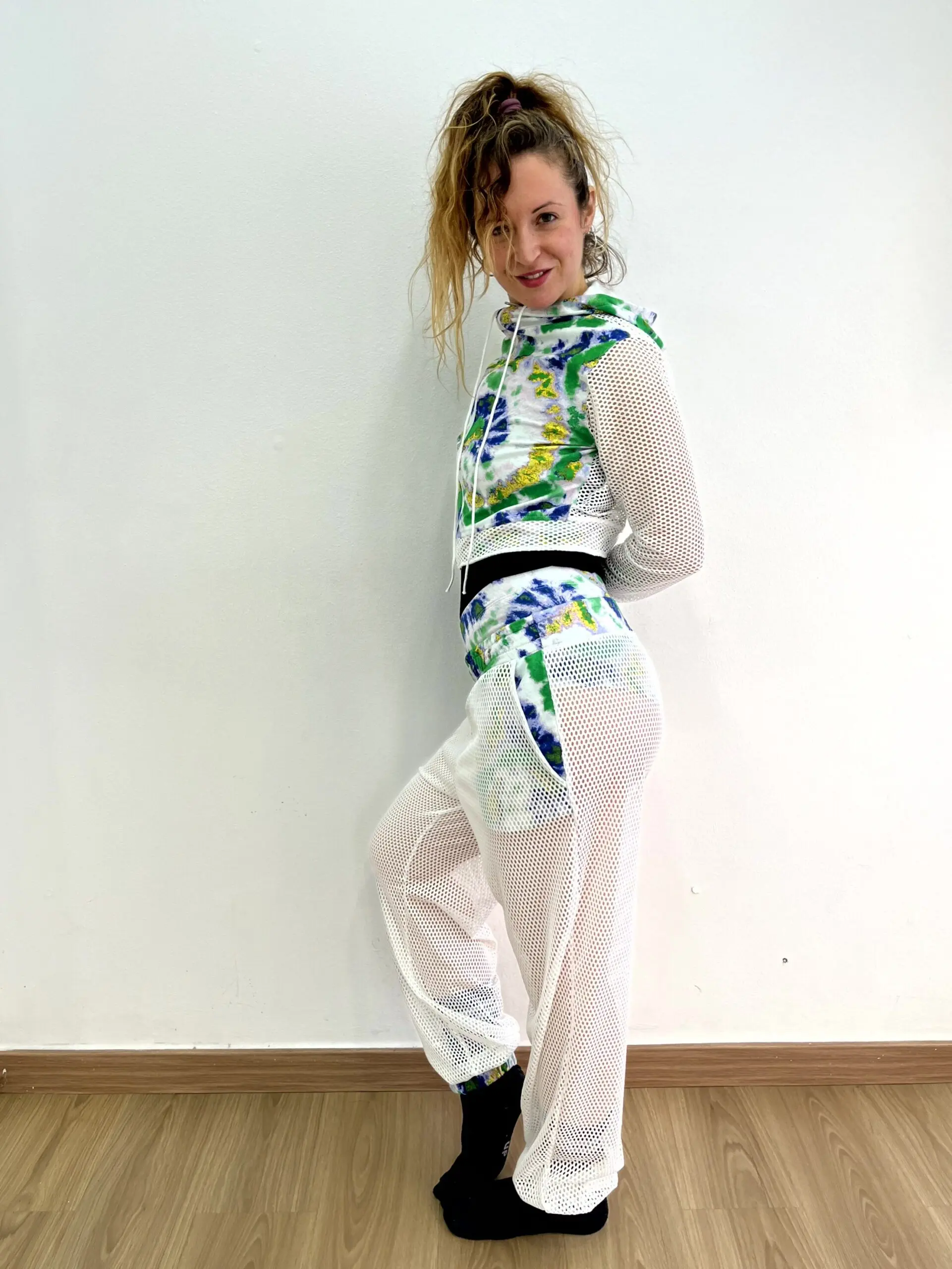 QUQU - Conjunto sudadera red, culote y pantalon ancho tie dye ESPIRAL COLORES - CJ4 2.1Conjunto sudadera red culote y pantalon ancho tie dye ESPIRAL COLORES rotated scaled