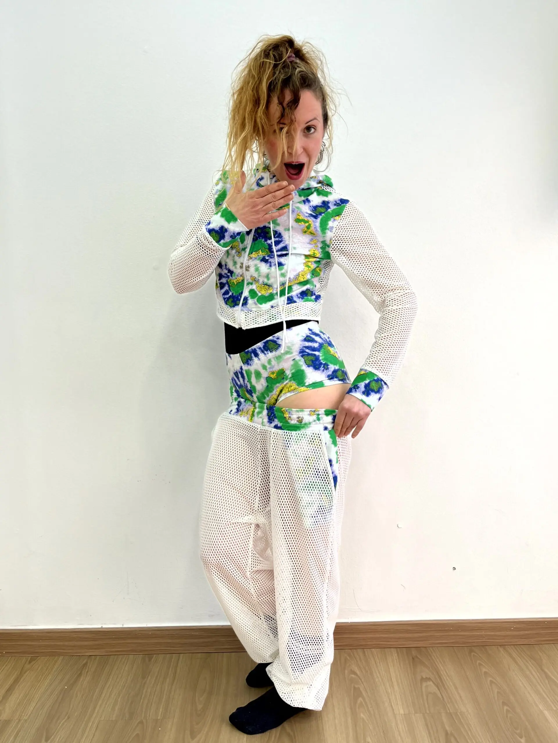 QUQU - Conjunto sudadera red, culote y pantalon ancho tie dye ESPIRAL COLORES - CJ4 2.3Conjunto sudadera red culote y pantalon ancho tie dye ESPIRAL COLORES rotated scaled